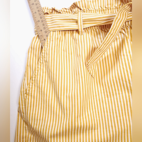 NWT Liz Claiborne 100% Cotton Gold Yellow Pinstriped Belted Shorts Womens 16 - Picture 10 of 11